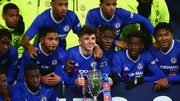 LONDON, ENGLAND - APRIL 26:  Mason Mount of Chelsea lifts the trophy as Chelsea celebrate victory in the FA Youth Cup Final, second leg between Chelsea and