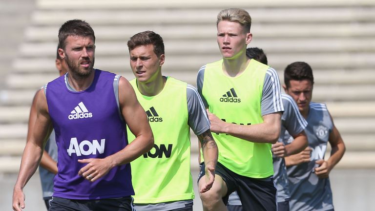 Carrick says a top-four finish is not acceptable for Man Utd