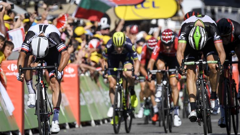 Matthews (L) pipped the late rushing Boasson Hagen (R) at the line