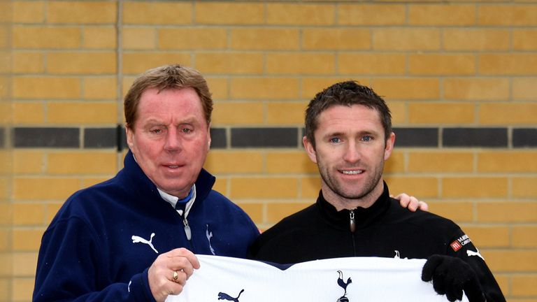 CHIGWELL, UNITED KINGDOM - FEBRUARY 06:  Spurs manager Harry Redknapp poses with new signing Robbie Keane at a Tottenham Hotspur training session at Spurs 