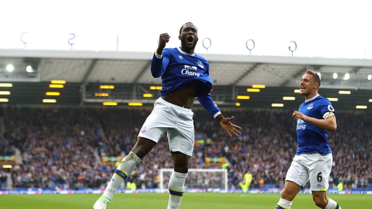 Romelu Lukaku celebrates after scoring Everton's fourth goal against Leicester City