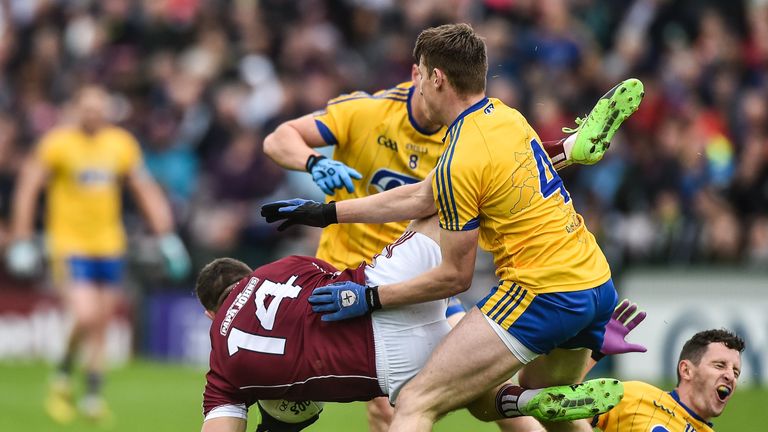9 July 2017; Damien Comer of Galway in action against Niall McInerney, Tadgh O'Rourke and Ciaran Murtagh of Roscommon 