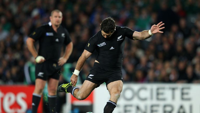 AUCKLAND, NEW ZEALAND - OCTOBER 23:  Flyhalf Stephen Donald of the All Blacks kicks a penalty goal during the 2011 IRB Rugby World Cup Final match between 