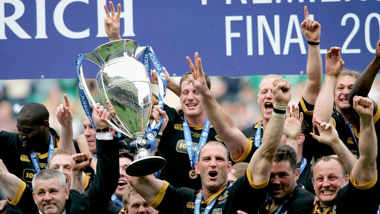 LONDON - MAY 14:  Head coach, Warren Gatland and captain, Lawrence Dallaglio hold up the trophy after winning the Zurich Premiership Final match between Le