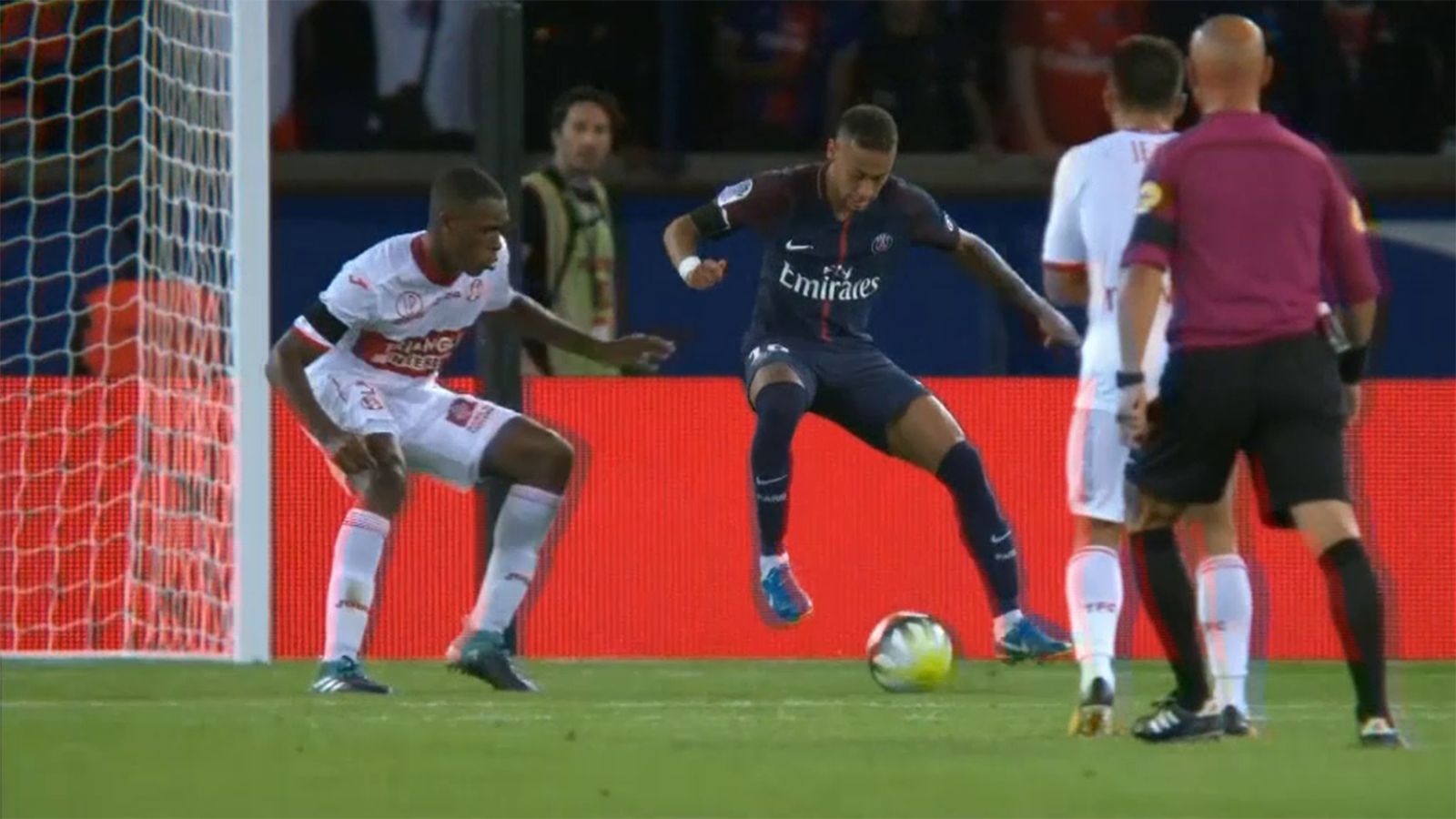 Neymar's stunning solo goal | Sky Sports