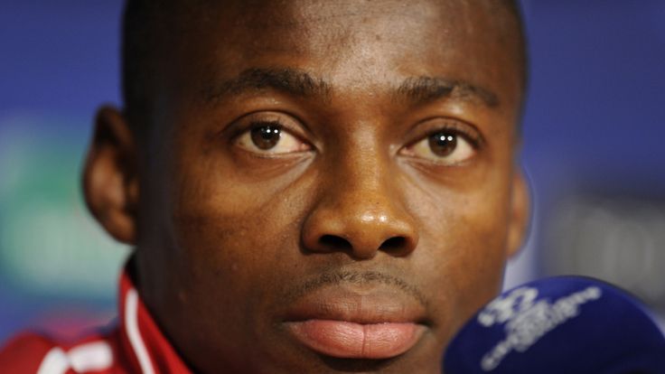 Ajax's Cameroonian midfielder Eyong Enoh gives a press conference in Madrid on September 14, 2010 
