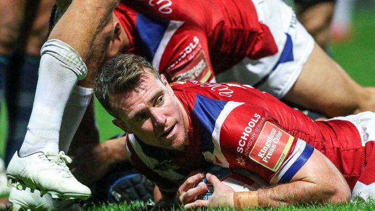 Matty Ashurst scores a try against Leeds