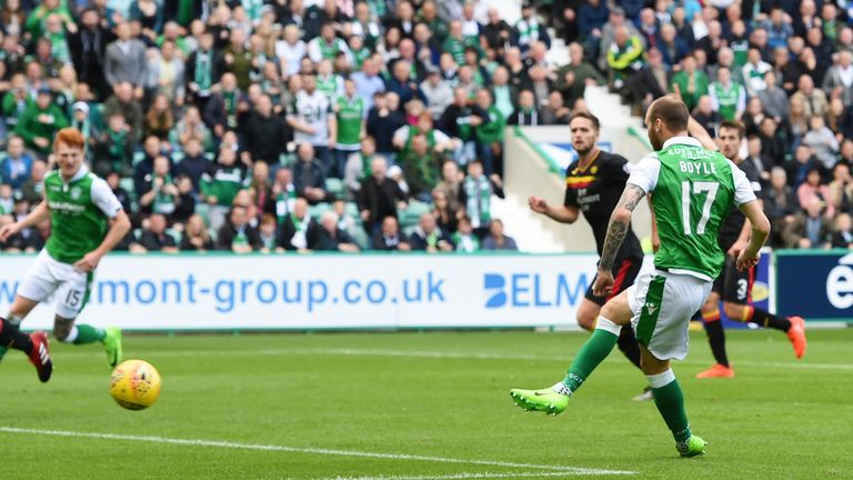 Hibernian's Martin Boyle makes it 1-1  at Easter Road
