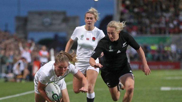 Lydia Thompson scores her second try of the World Cup final