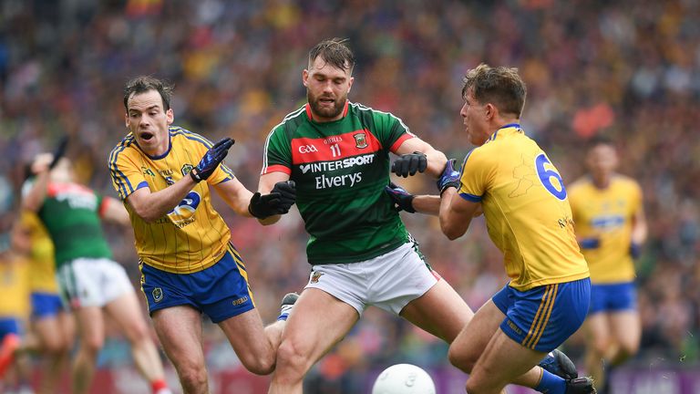 30 July 2017; Aidan O'Shea of Mayo in action against Niall Kilroy , left, and Sean Mullooly of Roscommon 