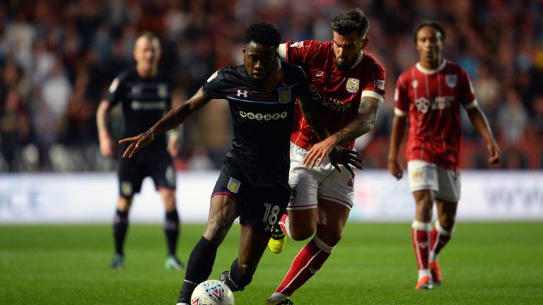BRISTOL, ENGLAND - AUGUST 25: Joshua Onomah of Aston Villa is tackled by Marlon Pack of Bristol City during the Sky Bet Championship match between Bristol 
