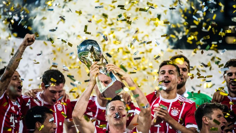 DORTMUND, GERMANY - AUGUST 05: Robert Lewandowski of Munich and team mates celebrate the win of the DFL Supercup 2017 match between Borussia Dortmund  and 