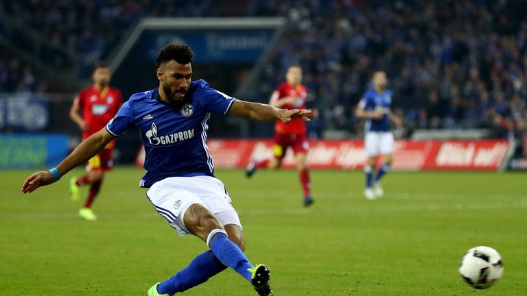 Eric Maxim Choupo-Moting in action for Schalke