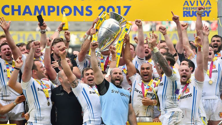 LONDON, ENGLAND - MAY 27:  The Exeter Chiefs players celebrate with the Premiership Trophy following their victory during the Aviva Premiership Final betwe
