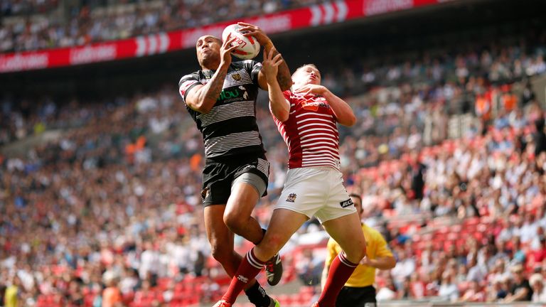 Hull FC's Fetuli Talanoa claims a high ball to score their first try