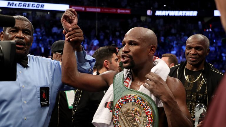 Floyd Mayweather moved to a record-breaking 50-0