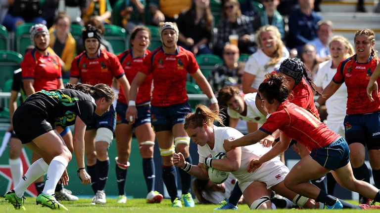 DUBLIN, IRELAND - AUGUST 09:  Harriet Millar-Mills of England scores a try during the Women's Rugby World Cup 2017 match between England and Spain on Augus