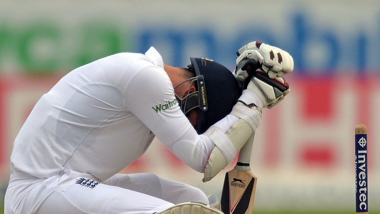 England's James Anderson reacts after losing his wicket to the penultimate ball of the game to lose the test match on the fifth day of the second Test cric