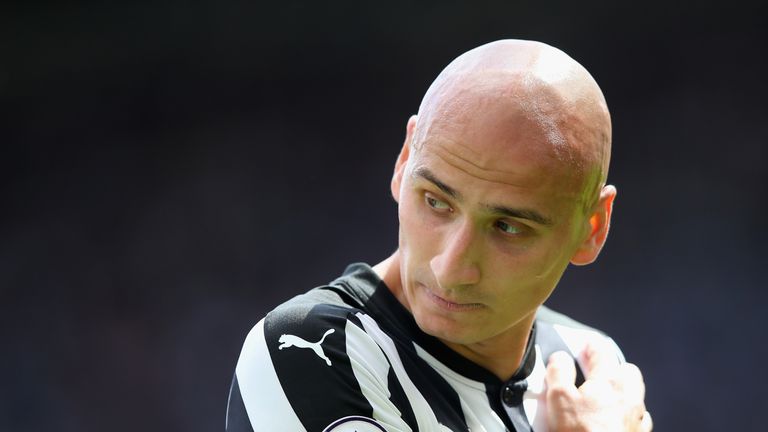 Jonjo Shelvey during the Premier League match between Newcastle United and Tottenham Hotspur