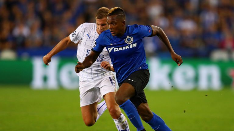 Marc Albrighton of Leicester City and Jose Izquierdo of Club Brugge in action during the UEFA Champions League match betwee