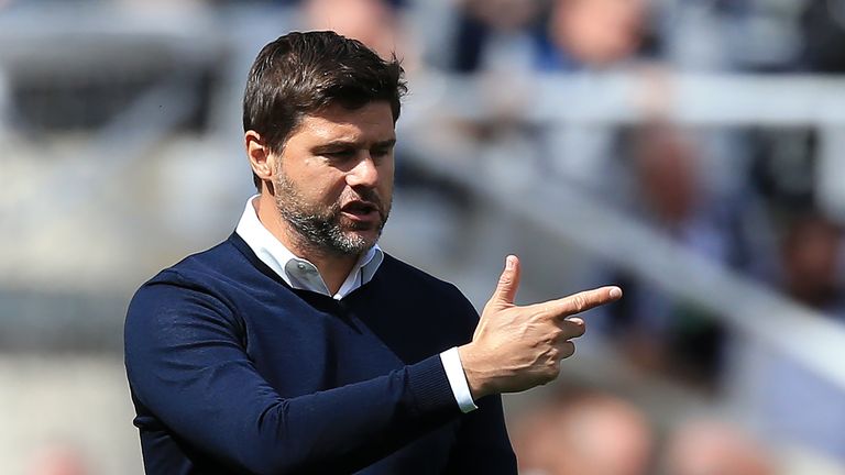 Tottenham Hotspur's head coach Mauricio Pochettino gestures during the Premier League football match between Newcastle United and Tottenham