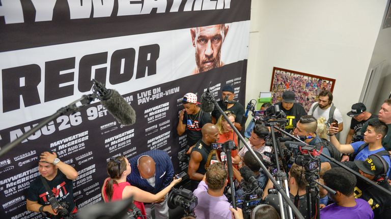 Floyd Mayweather media workout (Idris Erba/Mayweather Promotions)