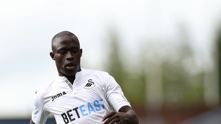 Mo Barrow has left Swansea for Reading on a four-year deal