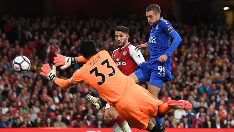 Jamie Vardy puts Leicester City 2-1 up at the Emirates Stadium