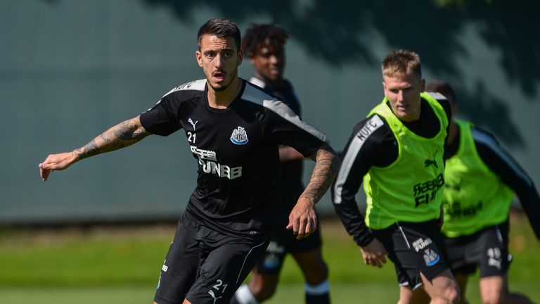 Joselu is looking to reignite his career at St James' Park