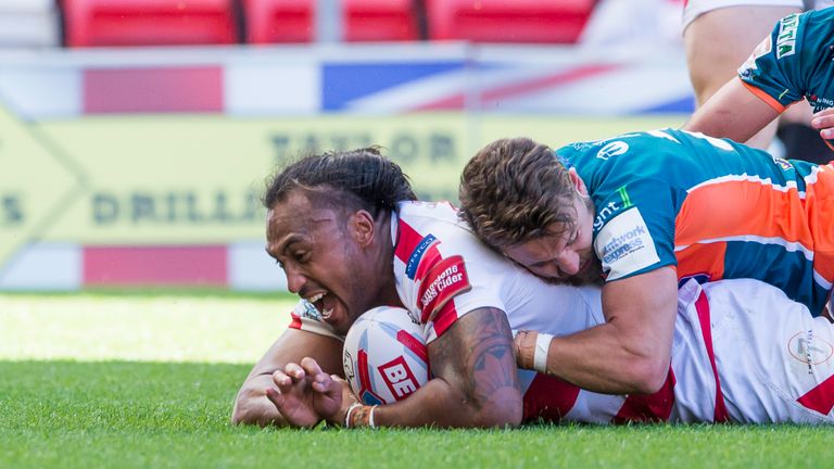 Atelea Vea's try looked to have snatched victory for Leigh