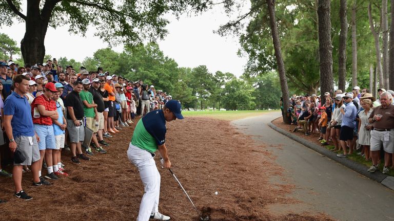 Jordan Spieth found trouble on the par five 10th during his second round