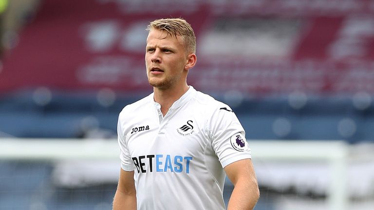 Stephen Kingsley has joined Hull from Swansea