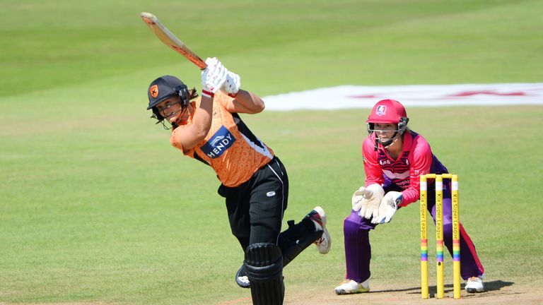 DERBY, ENGLAND - AUGUST 15: Suzie Bates of Southern Vipers batting during the Kia Super League 2017 match between Loughborough Lightning and Southern Viper