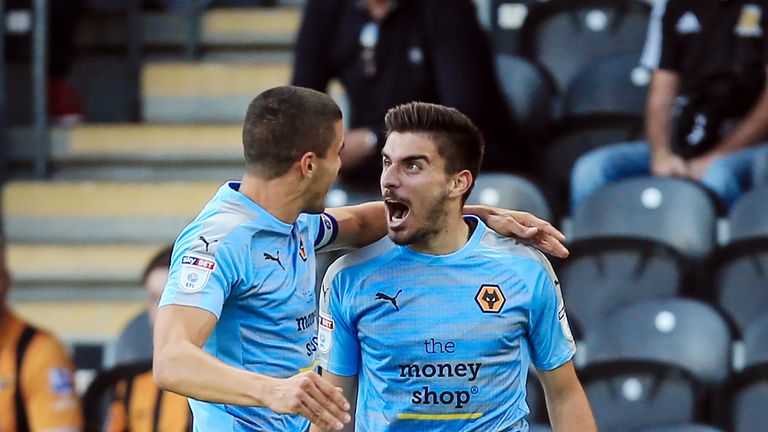 Wolverhampton Wanderers' Ruben Neves (right) celebrates scoring his side's first goal against Hull