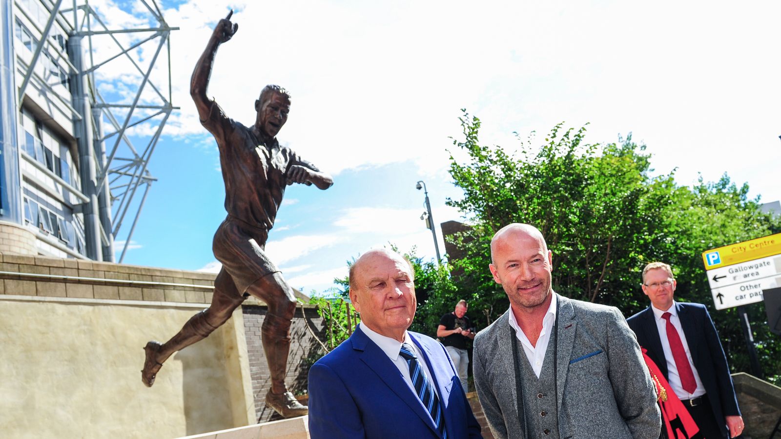 Alan Shearer pays tribute to Freddy Shepherd, the former Newcastle ...