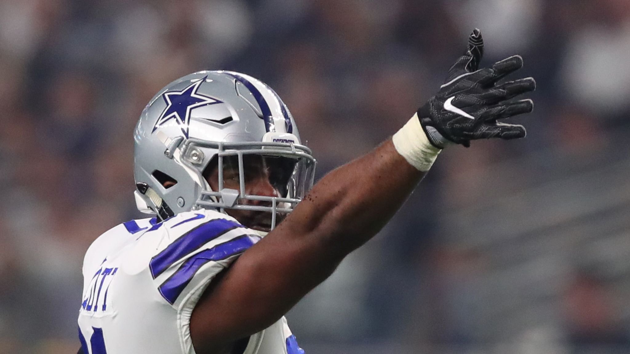 Cowboys' Ezekiel Elliott Suspended 6 Games on Domestic Violence Allegations  - The New York Times