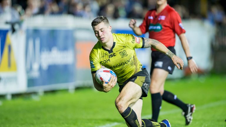 Jamie Shaul scores for Hull FC