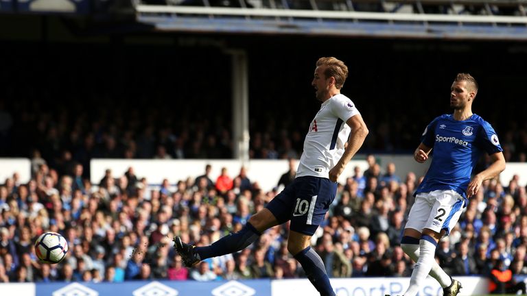 Harry kane displayed excellent technique to put Tottenham 3-0 up at Everton