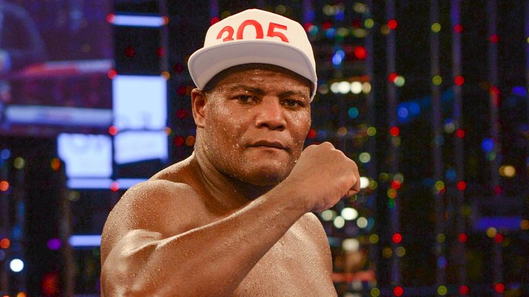 Cuba's Luis Ortiz reacts after winning the WBA Intercontinental heavyweight title against US Malik Scott in Monte Carlo on November 12, 2016.
Ortiz defeate