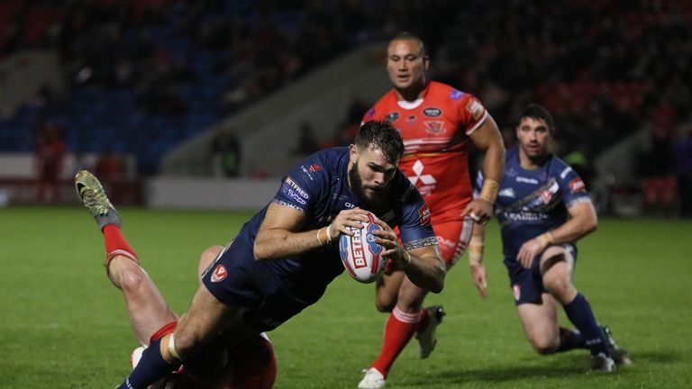 Alex Walmsley crossed for a brace at the AJ Bell Stadium
