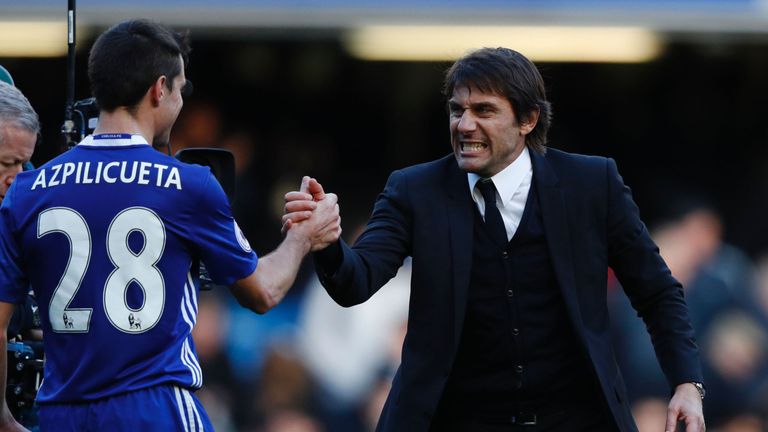 Chelsea's Italian head coach Antonio Conte gestures to Chelsea's Spanish defender Cesar Azpilicueta