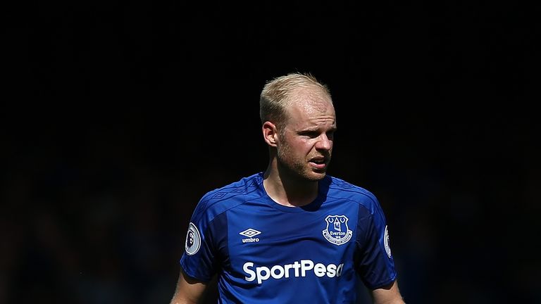 LIVERPOOL, ENGLAND - AUGUST 12:  Davy Klaassen of Everton during the Premier League match between Everton and Stoke City at Goodison Park on August 12, 201
