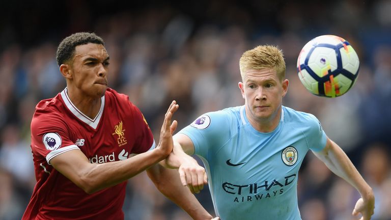 MANCHESTER, ENGLAND - SEPTEMBER 09: Kevin De Bruyne of Manchester City and Trent Alex Arnold of Liverpool battle for possession during the Premier League m