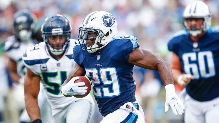 NASHVILLE, TN - SEPTEMBER 24: Running Back Demarco Murray  #29 of the Tennessee Titans runs the ball against the Seattle Seahawks at Nissan Stadium on Sept