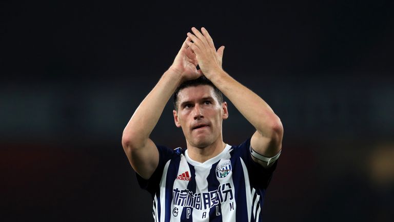 West Bromwich Albion's Gareth Barry thanks the away fans after the final whistle during the Premier League match at the Emirates Stadium, London.