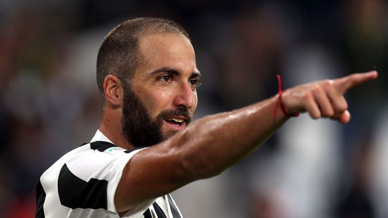 TURIN, ITALY - SEPTEMBER 09: Gonzalo Higuain of Juventus FC celebrates after scoring a goal during the Serie A match between Juventus and AC Chievo Verona 