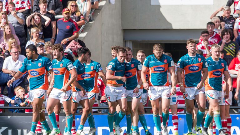  Leigh Sports Village, Leigh , England - Hull KR celebrate Shaun Lunt's second try which sealed the victory against Leigh.