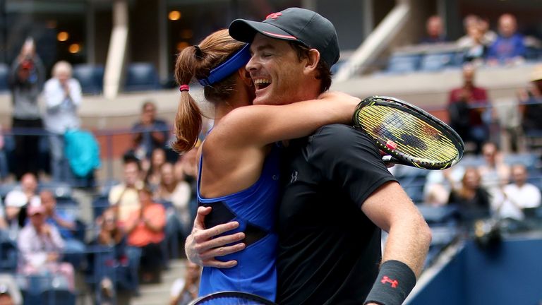 Martina Hingis and Jamie Murray celebrate