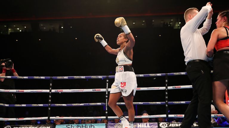 BATTLE ON THE MERSEY
ECHO ARENA,LIVERPOOL
PIC;LAWRENCE LUSTIG
Super-Featherweight contest
NATASHA JONAS v BOJANA LIBSZEWSKA