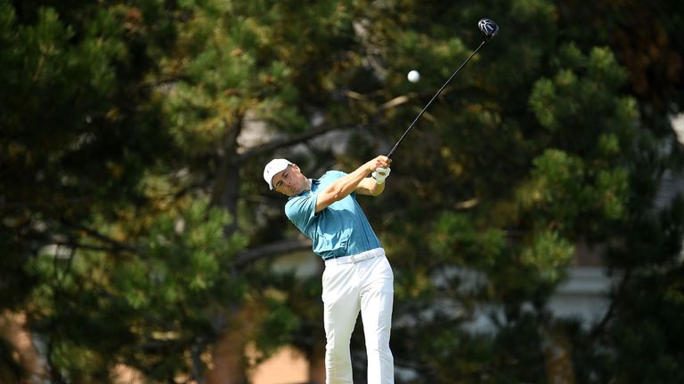LAKE FOREST, IL - SEPTEMBER 14:  Jordan Spieth hits his tee shot on the fourth hole during the first round of the BMW Championship at Conway Farms Golf Clu